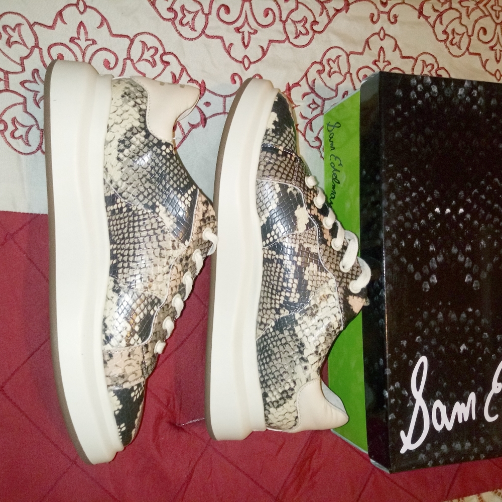 Sam Edelman Moira Sneakers - Picture 3 of 9